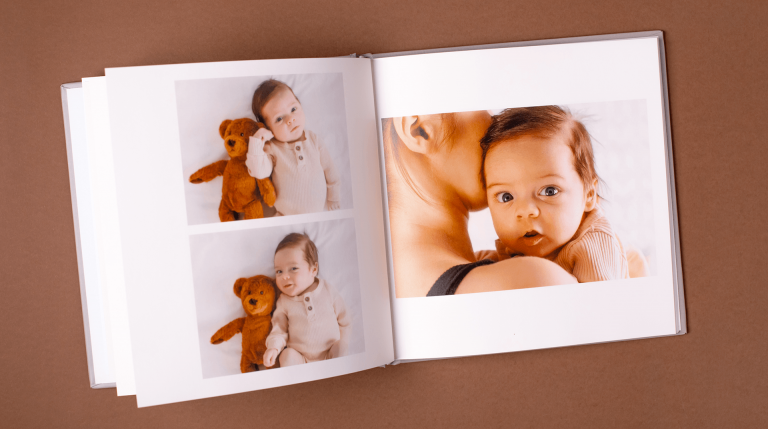 album photo de bébé marron