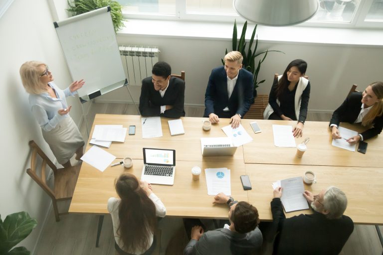 les manuels de formation peuvent être très utiles avec le créateur de brochures numériques de Publuu